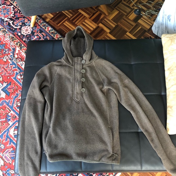 Woman’s North Face pullover with hood - Picture 1 of 7